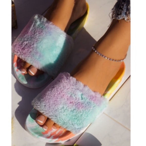 !! RESTOCKED !! Tie Dye Slides - Picture 7 of 9